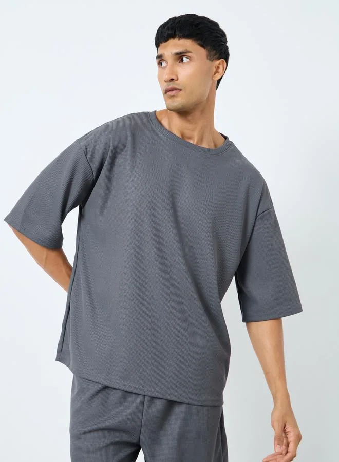 Styli Styli Solid Textured Knit Oversized Streetwear T-Shirt & Shorts Set