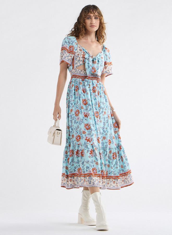 سبلاش فيڤ فستان ميدي بياقة سويت هارت وتفاصيل مفرغة وطبعات أزهار - Image 1