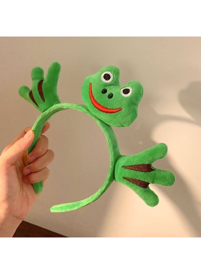 A soft plush hairband designed as a cute cartoon frog, featuring a bright green color and a smooth, velvety texture that gives a fun and unique look. The hairband is inspired by the famous character Kermit the Frog, making it perfect for photoshoots, parties, and playful outings. Suitable for girls, kids, and adults. - Image 2