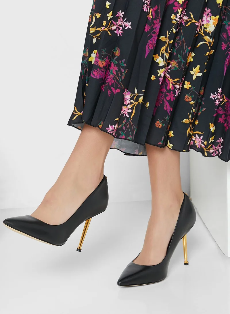 GUESS Pointed Toe Pumps
