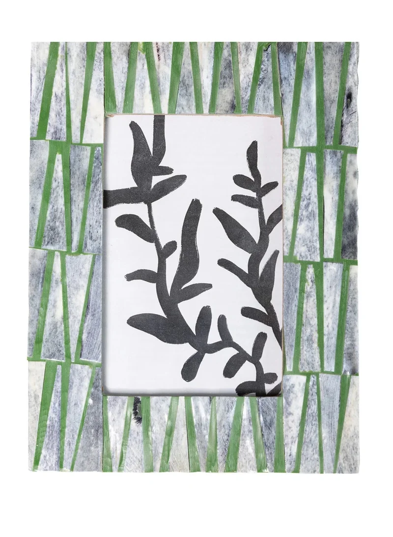 سوق الزعفران إطار صور بزخارف كلاسيكية