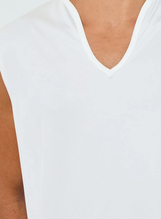 Take Two Men White Solid V-Neck Tank