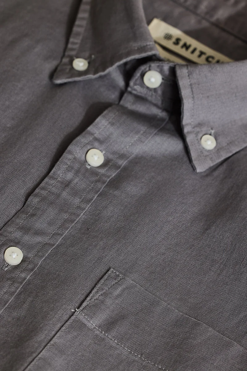 سنيتش قميص رمادي بقصة ضيقة من مزيج الكتان