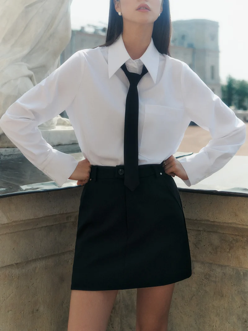 Lichi Monochrome oversized shirt with a tie