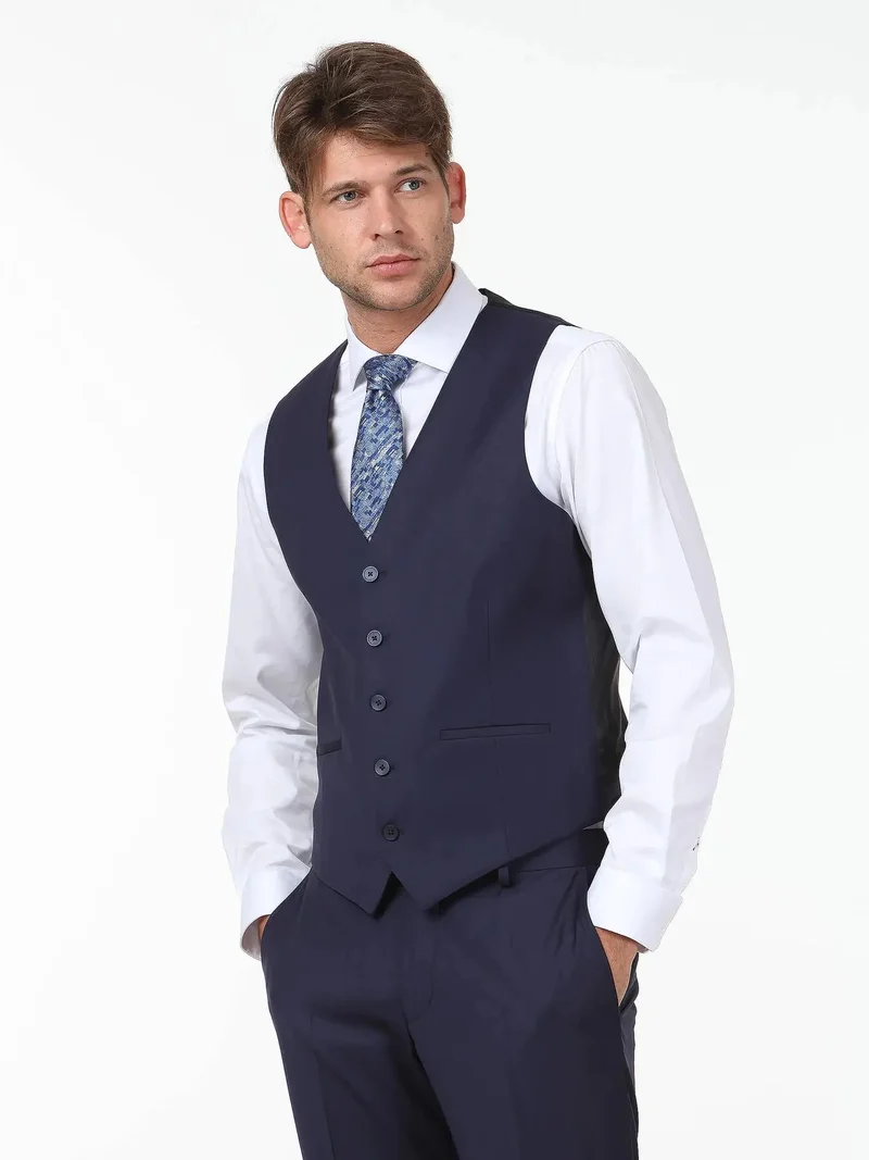 Kip Saks Slim Fit Butterfly Collar Classical Waistcoat