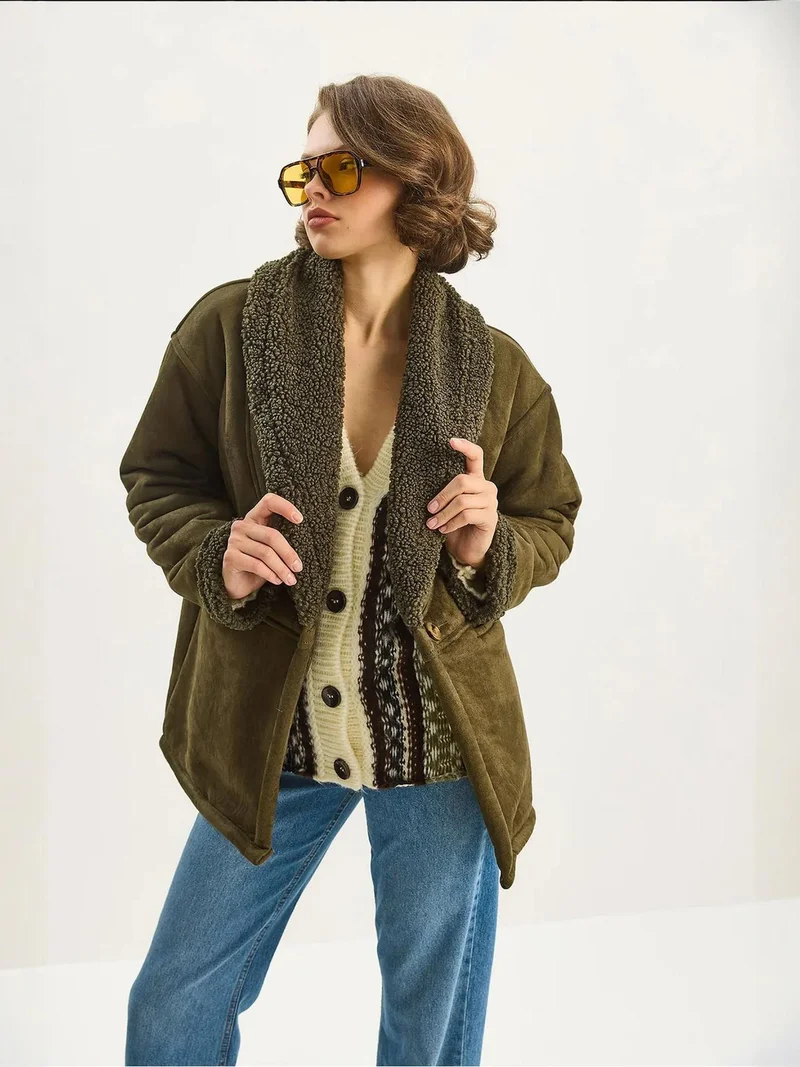 بيانكو لوتشي معطف بأزرار مزين بفرو صناعي من لوتشي