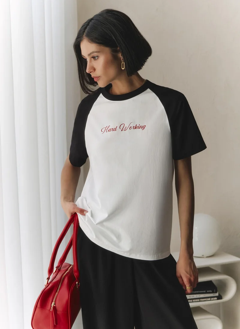 Lichi Loose T-shirt with lettering on the chest