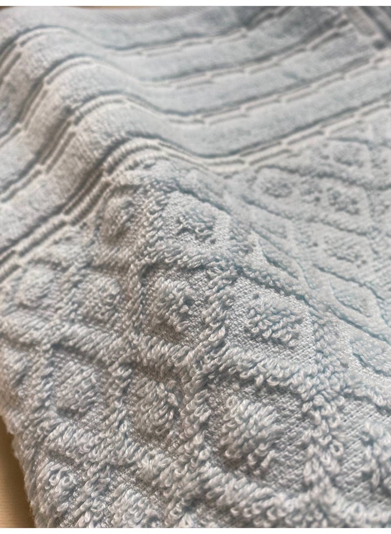 توالا مجموعه من فوط وجه مكونه من 3 فوط , قطن 100%, ناعمه , امتصاص عالي ,تصميم شيك, 50*100 سم - Image 4