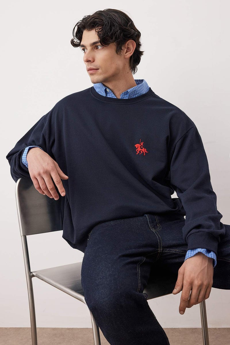 trendyol Navy Blue Oversize/Wide Cut Long Sleeve Horse Embroidered Sweatshirt - Image 2