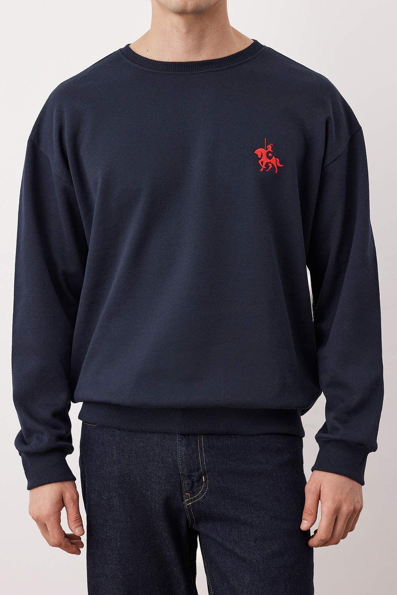 trendyol Navy Blue Oversize/Wide Cut Long Sleeve Horse Embroidered Sweatshirt - Image 3