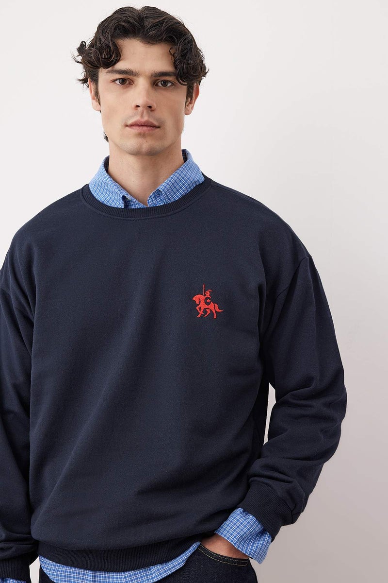 trendyol Navy Blue Oversize/Wide Cut Long Sleeve Horse Embroidered Sweatshirt - Image 1