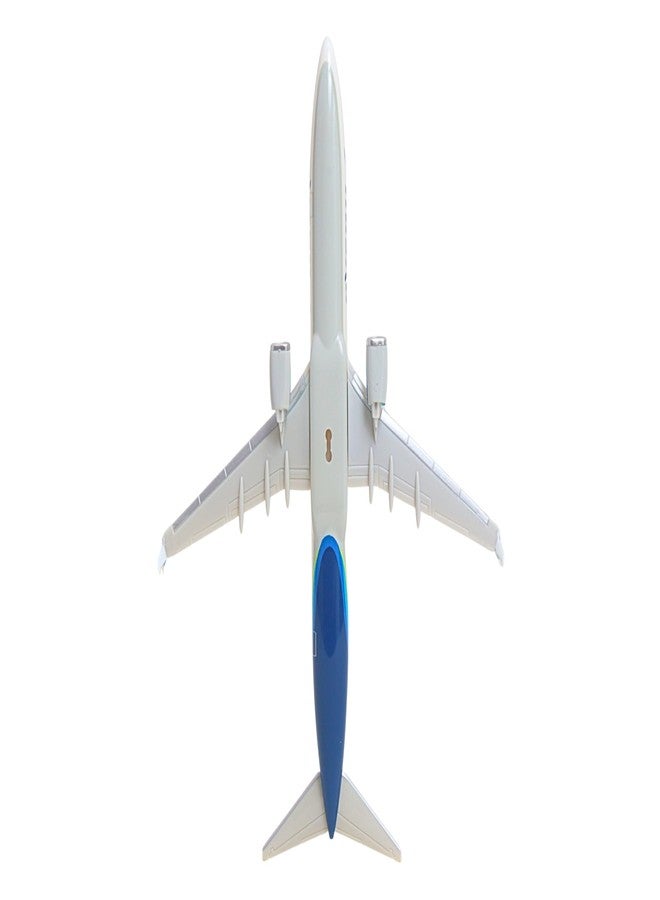 SkyMarks Alaska Airlines Boeing 737-900 1:200 Scale Collectible Injection-Molded Plastic Airplane Model with Display Stand, Officially Licensed Model for Ages 14+ - Image 4