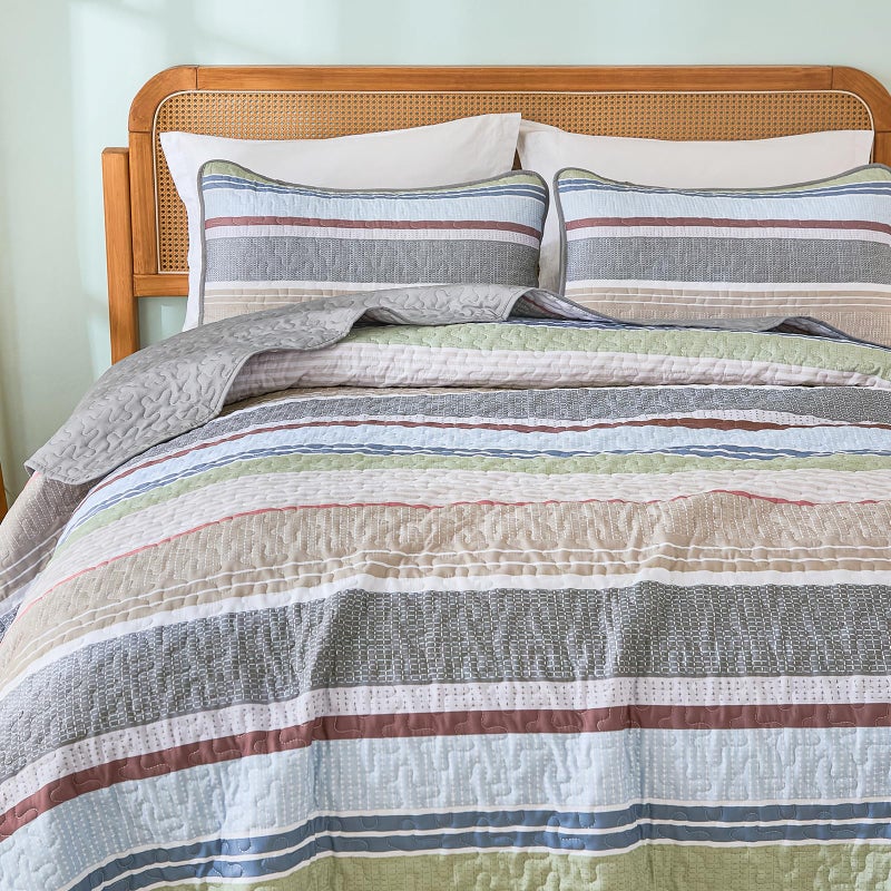 Dintszyayue King Size Quilts Sage Grey, 3 Pieces Boho Striped Bedspread Bedding for King Size Bed, Soft Lightweight Microfiber Bohemian Coverlet Set for All Season Quilts with 2 Pillowcases - Image 2