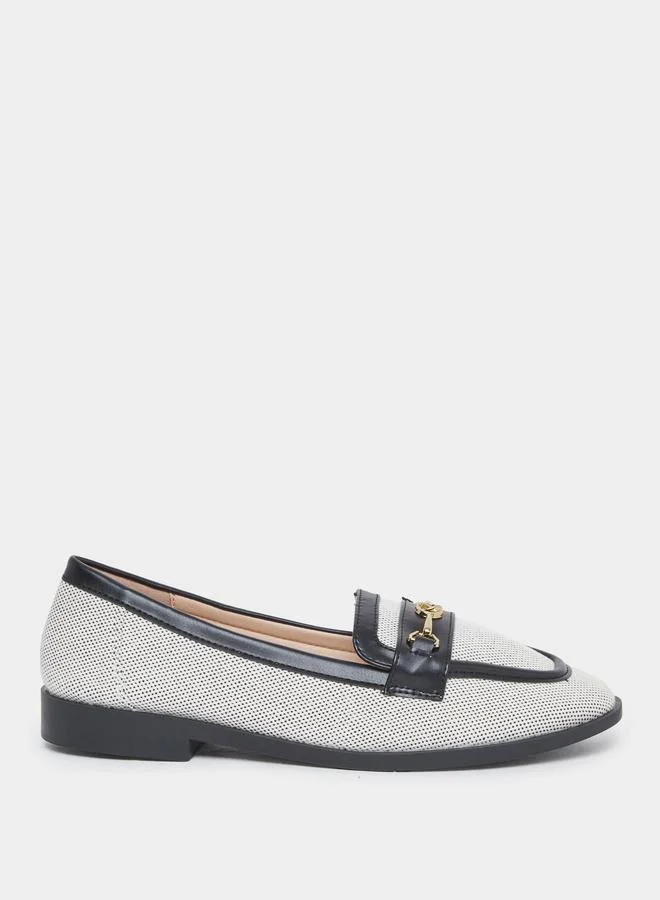 Styli Styli Women Buckle Accent Loafers