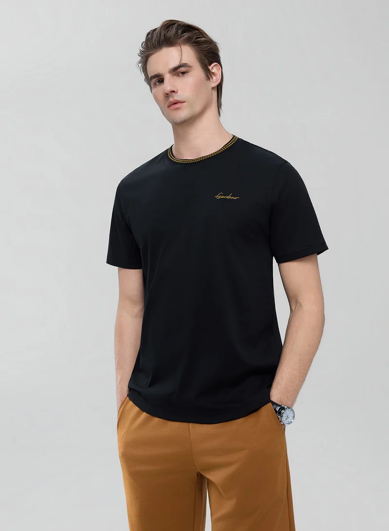 GIORDANO Men's Slim Fit Liquid Touch Cotton Tee