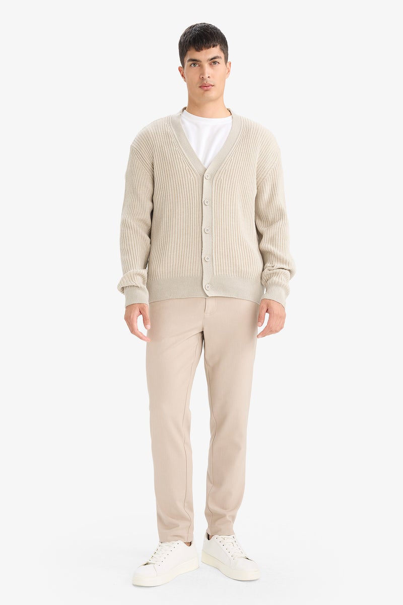 ديفاكتو كارديجان تريكو قصة عادية بياقة V - Image 2