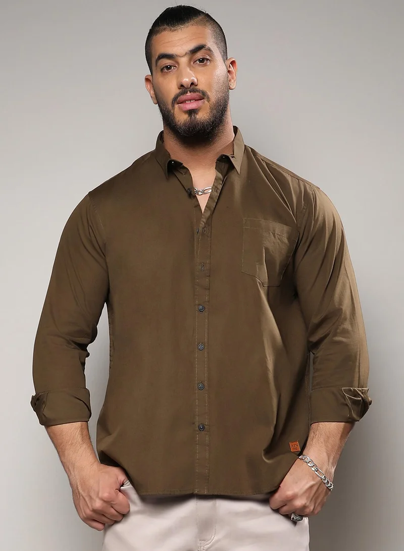 انستافاب بلس قميص رجالي أساسي بأزرار لون زيتوني بقصة مريحة للارتداء اليومي