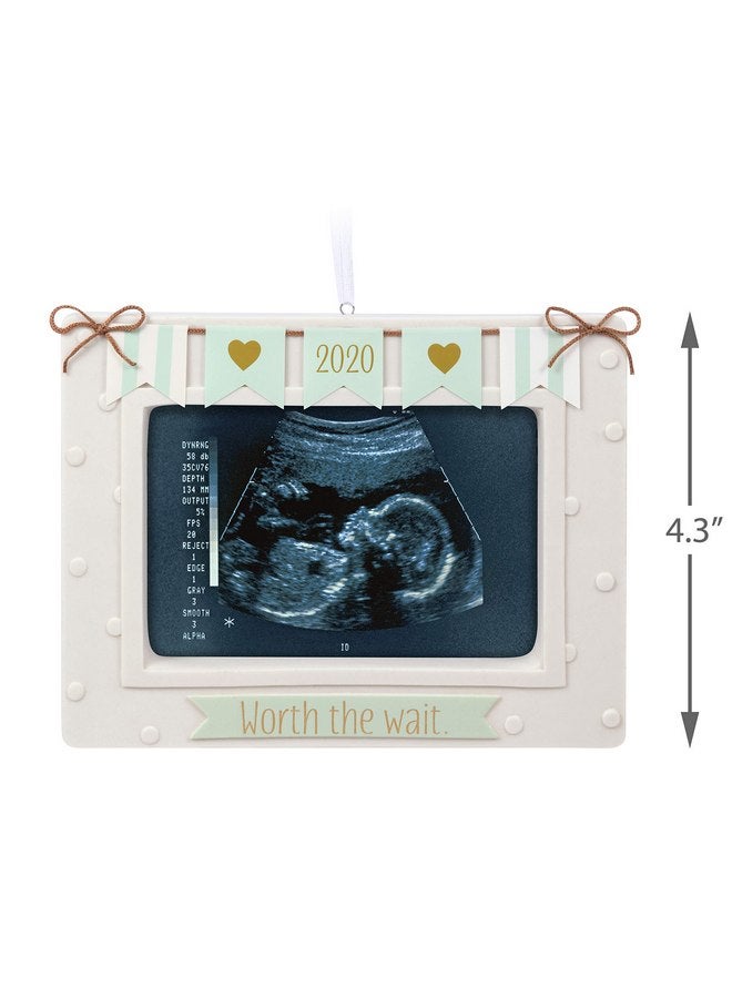 هولمارك إطار صور من البورسلين لزينة عيد الميلاد التذكارية من Hallmark لعام 2020 وتاريخها يستحق الانتظار - Image 5