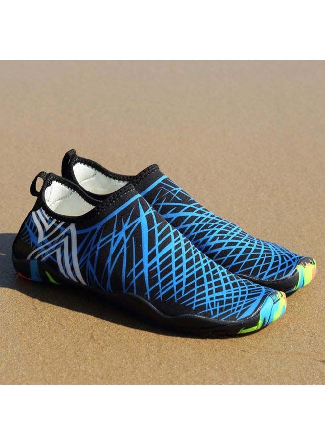 NIBEMINENT Pair Of Quick Dry Barefoot Water Shoes  - Image 3