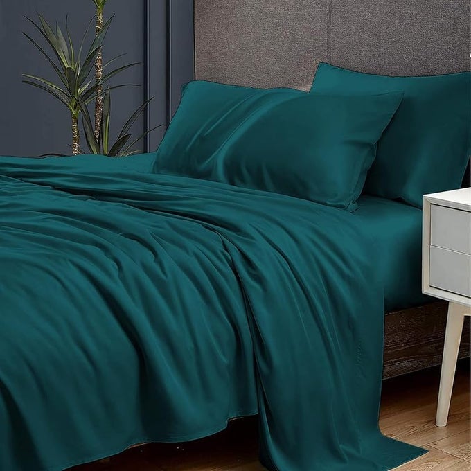 POLYCOTTON 400 TC 110GSM BRUSHED MICRO FABRIC SUPER SOFT ELEGANT COLORS SHRINKAGE FADE RESISTANT DOUBLE BEDSHEET WITH 2 PILLOW COVERS 90X100 INCHES TEAL COLOUR