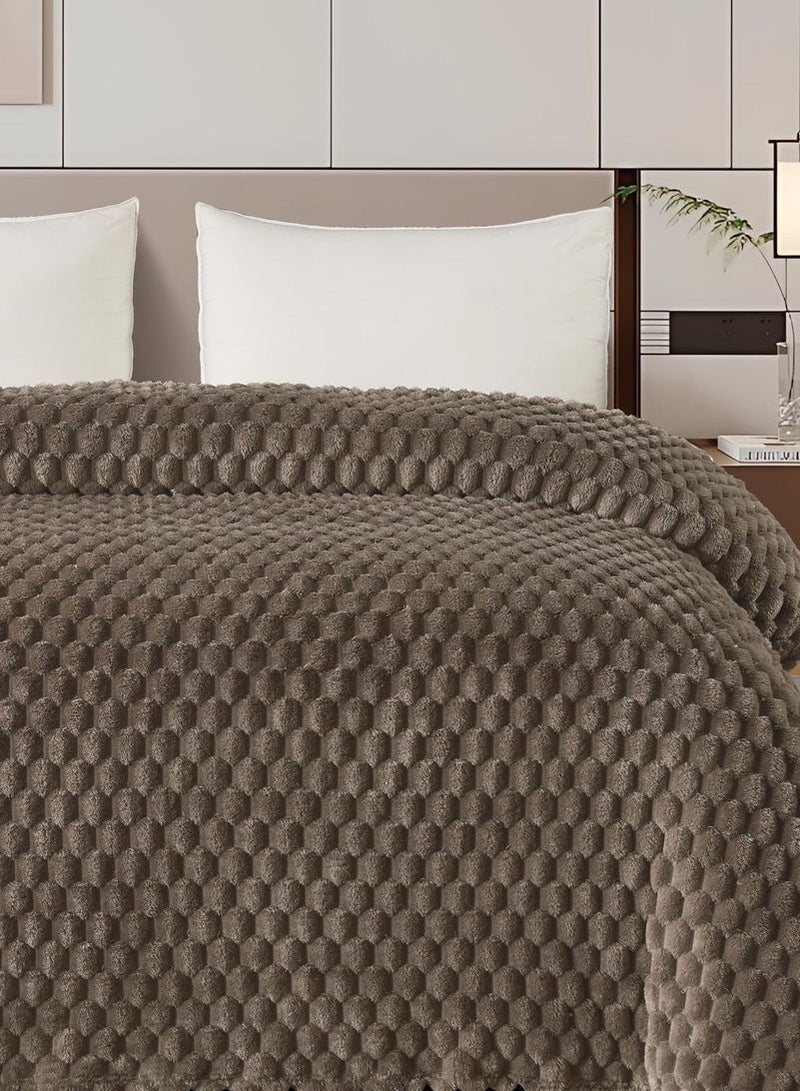 مينج لي بطانيه نفرين مخمليه  ساده محفور مقاس  220*240سم - Image 3