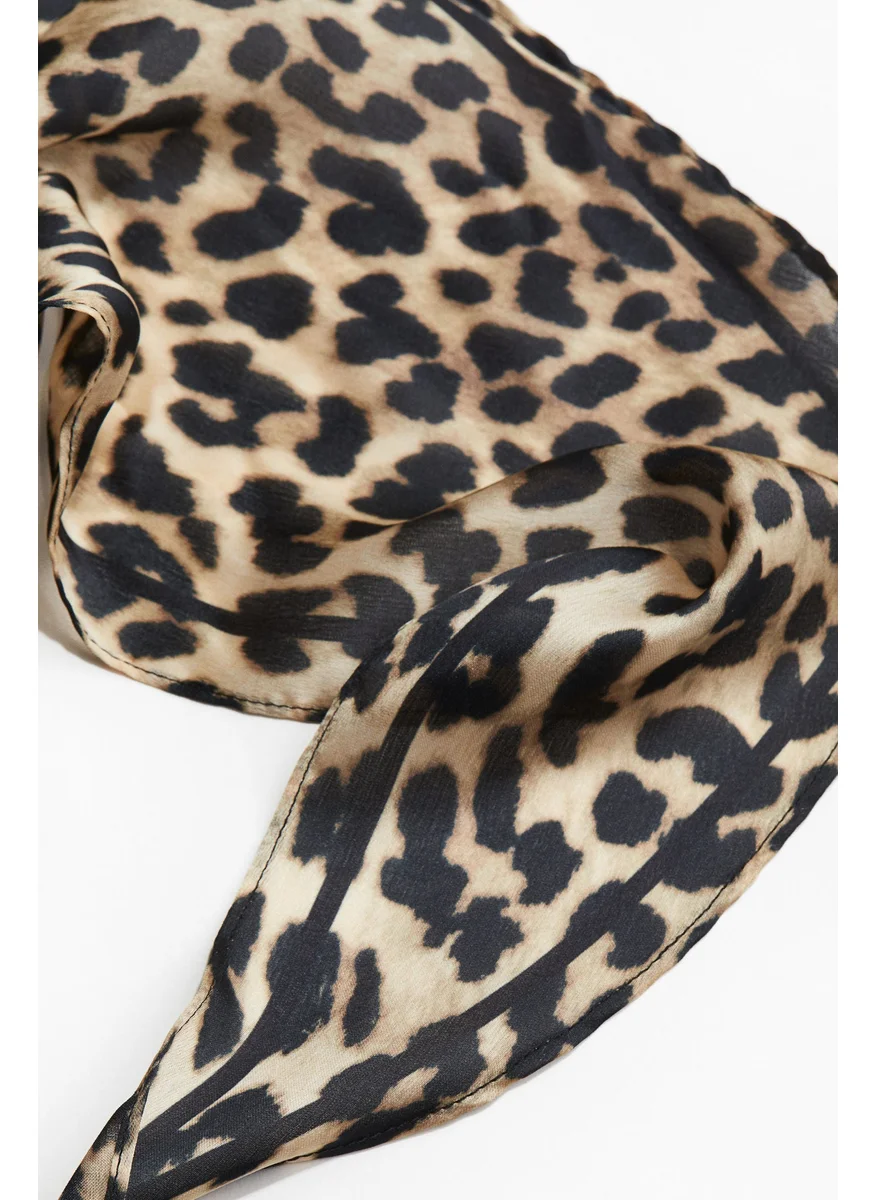 اتش اند ام Diamond-Shaped Scarf