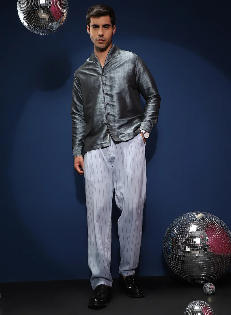 Campus Sutra Men's Icy Blue Pinstripe-Pleated Chino Trousers For Casual Wear | Mid-Rise | Regular Fit | Hook & Zip Closure | Trousers Shirt Crafted With Comfort Fit For Everyday Wear