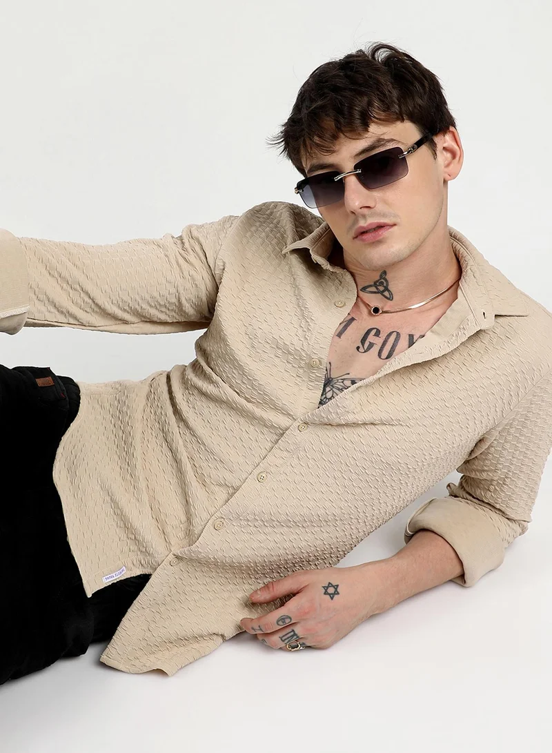Campus Sutra Men's Beige Ripple Box Shirt For Casual Wear | Spread Collar | Long Sleeve | Button Closure | Shirt Crafted With Comfort Fit For Everyday Wear