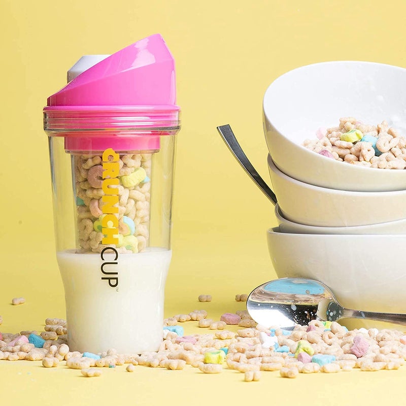 CrunchCup كوب كرانش كاب XL وردي - أكواب حبوب بلاستيكية محمولة للإفطار أثناء التنقل، حاوية حبوب وحليب لوجبة الإفطار المفضلة لديك، لا حاجة لملعقة أو وعاء - Image 5