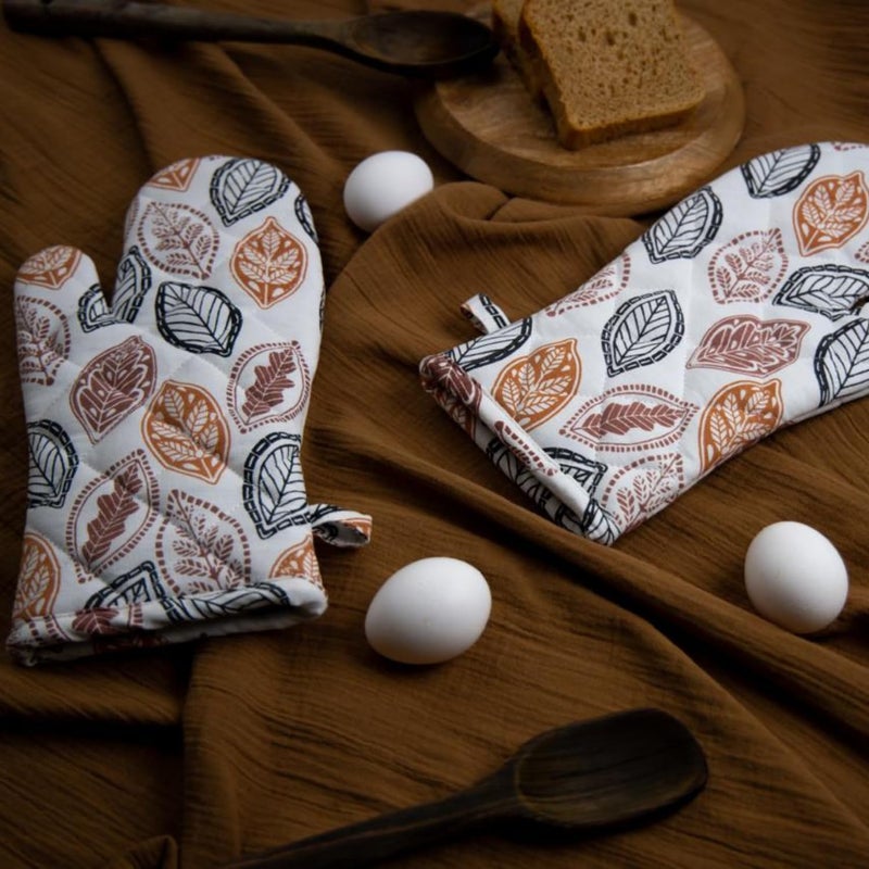 HOMYCO COZY MANTRA HOMYCO Oven Gloves 100 Cotton Oven Mittens and Pot Holder Set Cotton Padded Oven Gloves and Pot Holder Folaige OvenMitts White - Image 2