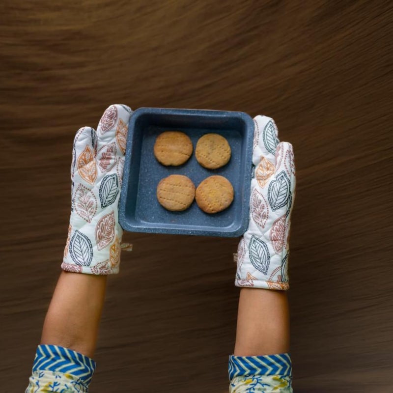 HOMYCO COZY MANTRA HOMYCO Oven Gloves 100 Cotton Oven Mittens and Pot Holder Set Cotton Padded Oven Gloves and Pot Holder Folaige OvenMitts White - Image 3