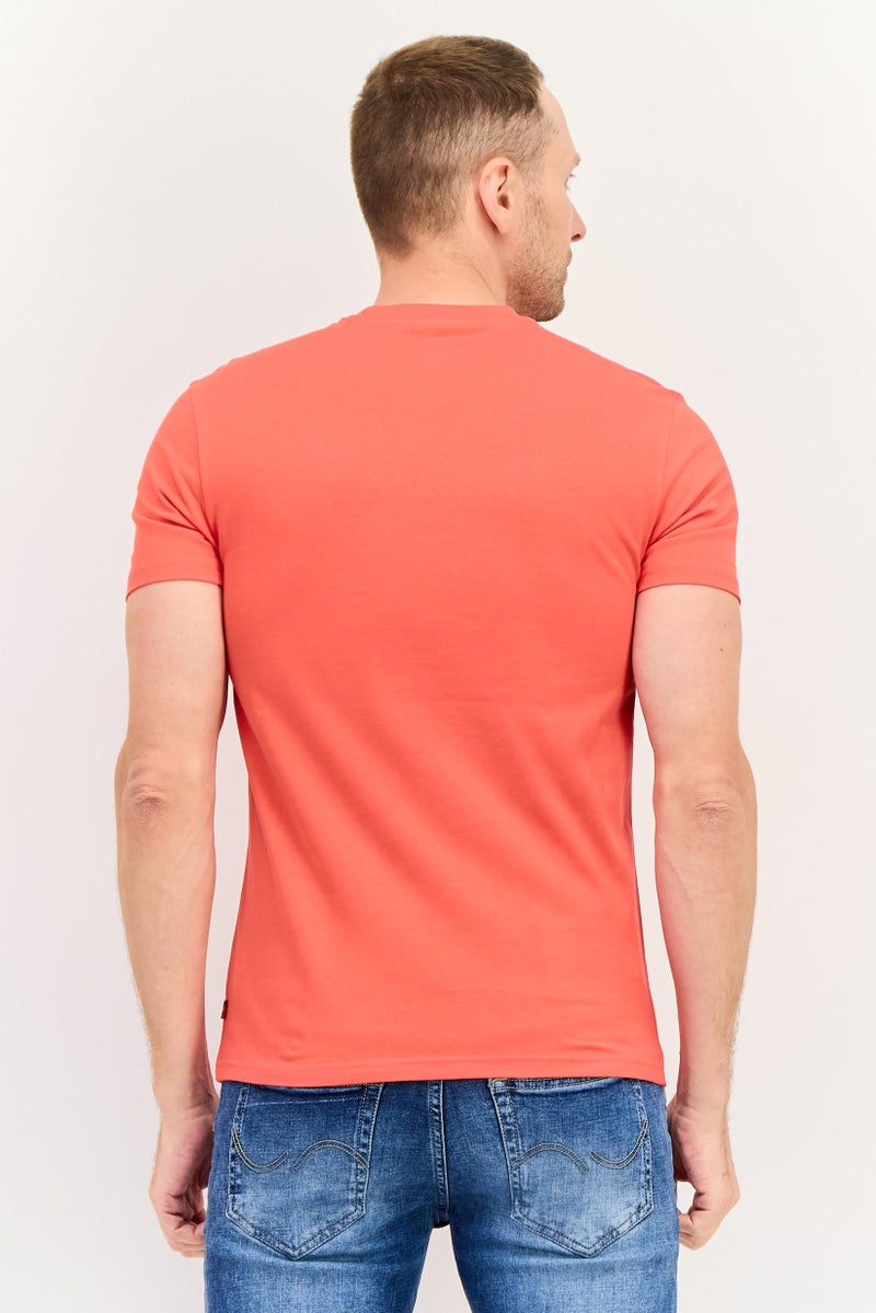 Levi's تي شيرت رجالي بأكمام قصيرة وياقة دائرية بطباعة جرافيك، أحمر - Image 3