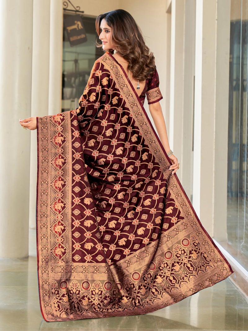 Glory Sarees جلوري ساريز - ساري قنجيفارام ناعم من الحرير الساتان الأصلي للنساء بتصميم زفاف أنيق مع قطعة بلوزة (ساتان سيلك102_مارون) - Image 4