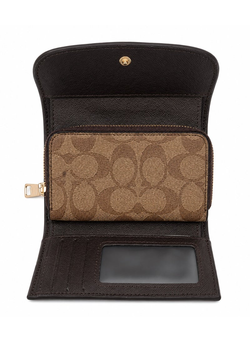 كوتش اوت ليت محفظة نسائية COACH Signature بنقشة C الكلاسيكية – بني | بسحاب وقفل كبسولة - Image 5