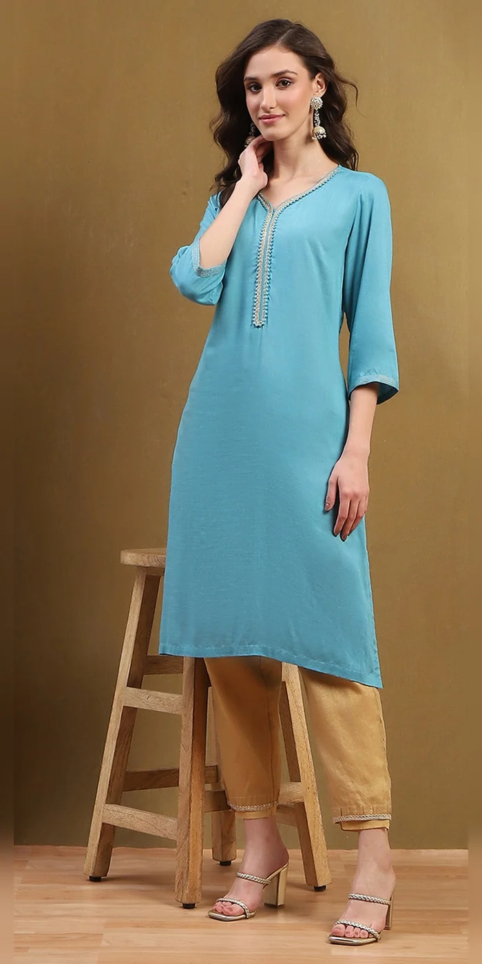 Women Frost Blue Solid Regular Fit Straight Kurta