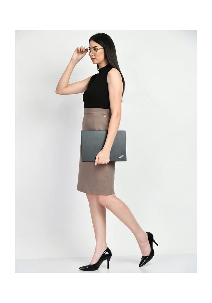 Exude تنورة قلمية بيج سادة للنساء - Image 4