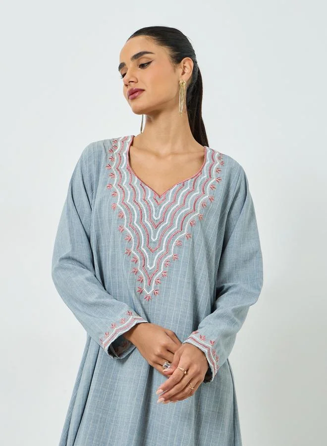 مكسيم كريشن جلابية طويلة مُطرّزة بخيوط ثريد