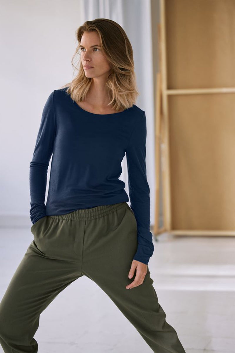 Tchibo بلوزة نسائية بأكمام طويلة وياقة باتو، كحلي - Image 1