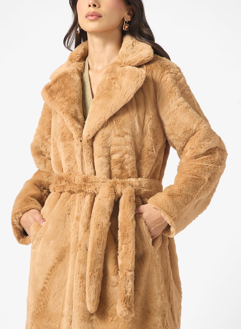 ايلا معطف بحزام من الفرو الصناعي - Image 3