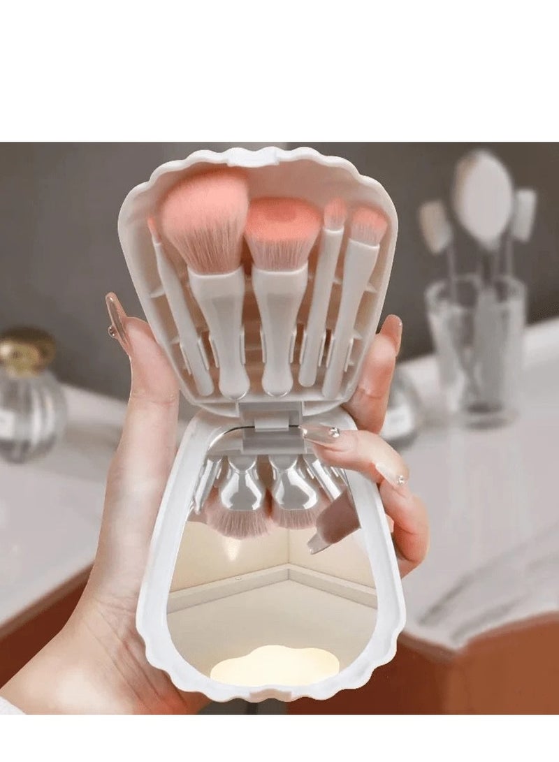 مجموعة فرش مكياج صغيرة 5 قطع مع مرآة – فرش احترافية للسفر للوجه والعين والشفاه – فرش تجميل متعددة الاستخدامات مع حقيبة محمولة – ألوان متعددة - Image 2