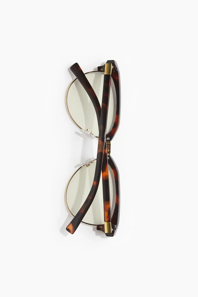 اتش اند ام نظارات للضوء الأزرق