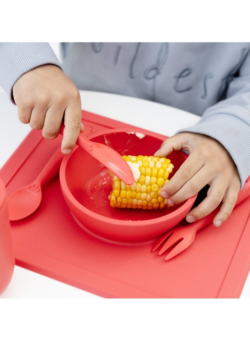 ازبيز أدوات طعام هابي - شوكة وملعقة وسكين خالية تمامًا من مادة BPA للأطفال الصغار ومرحلة ما قبل المدرسة والأطفال الذين يعتمدون على أنفسهم في تناول الطعام - من عمر سنتين فما فوق - لون مرجاني - Image 4