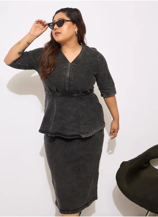 ساسافراس Plus Size Denim V-Neck Front Peplum Dress