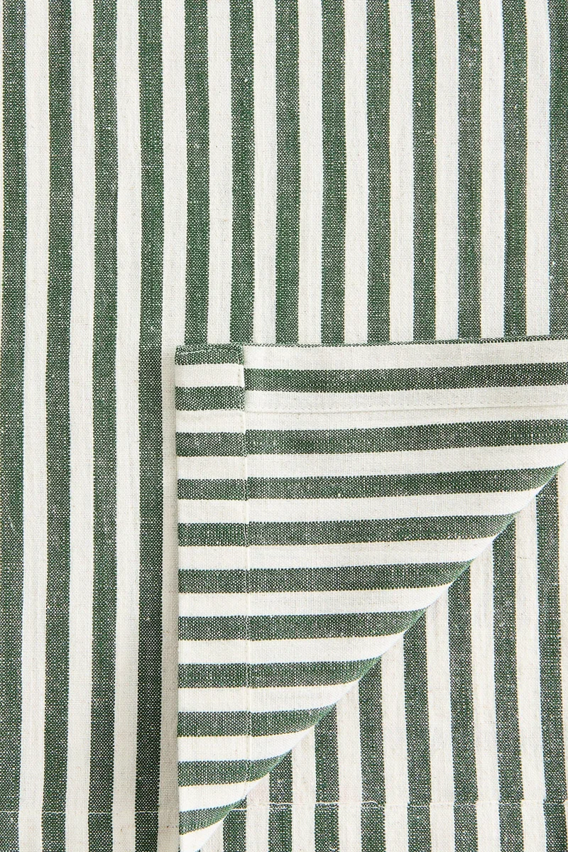 اتش اند ام مفرش طاولة مخطط