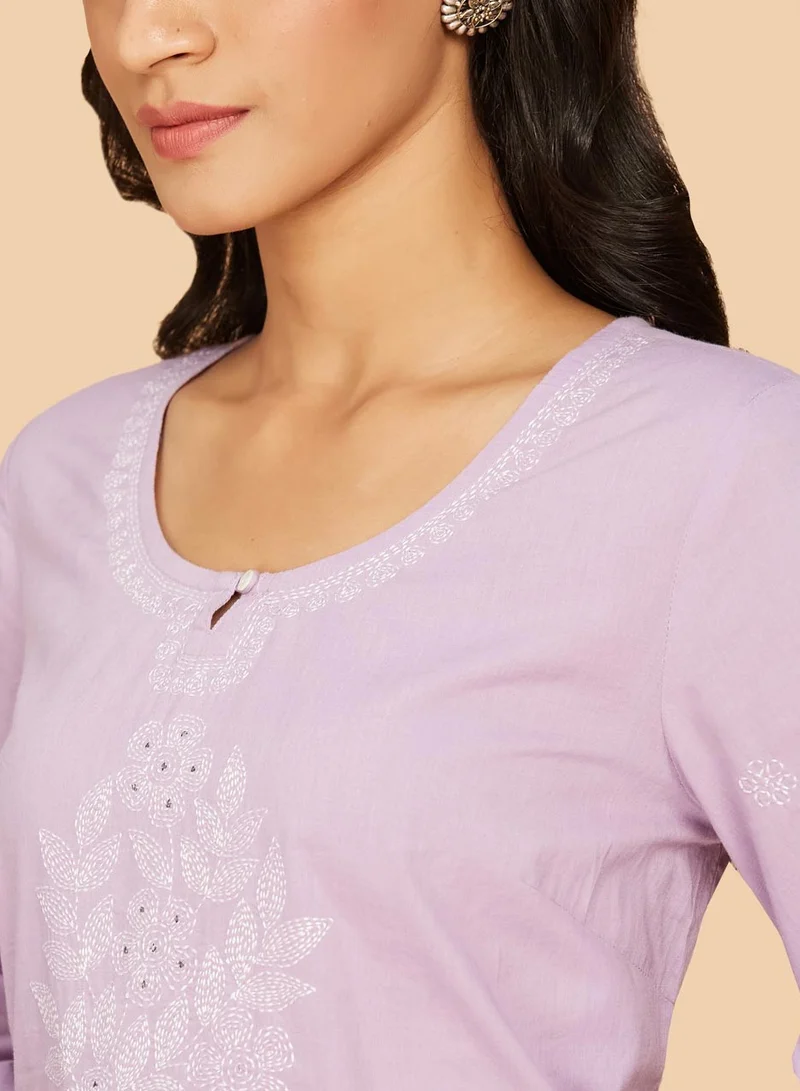 فاب انديا Cotton Chikankari Embroidary Knee Length Kurti