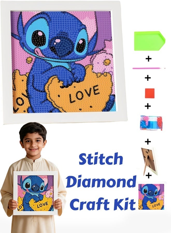 ستيتش مجموعة الرسم بالماس «Stitch 5D» للصنع اليدوي مع إطار خشبي، أدوات حرفية كاملة للأطفال المبتدئين، لوحة فنية بالماس مؤطرة مقاس 6.69×6.69 بوصة، هدية تزيين المنزل أو هدية أعياد الميلاد والعطلات للأطفال - Image 1