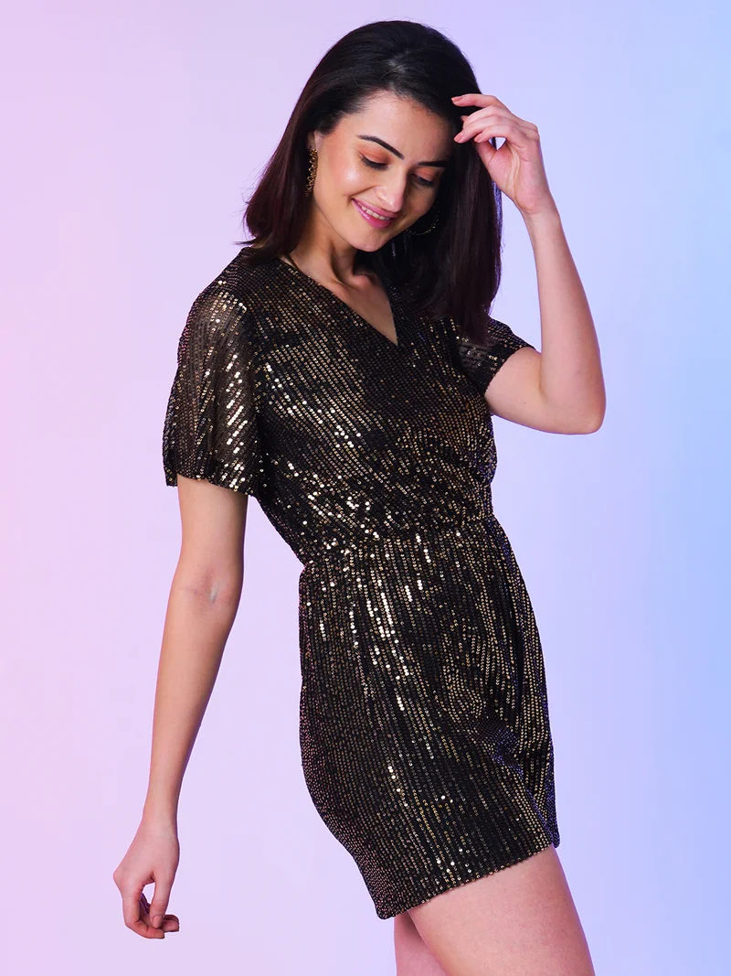 جلو باص جمبسوت نسائي قصير مزين بالترتر بياقة على شكل  للحفلات