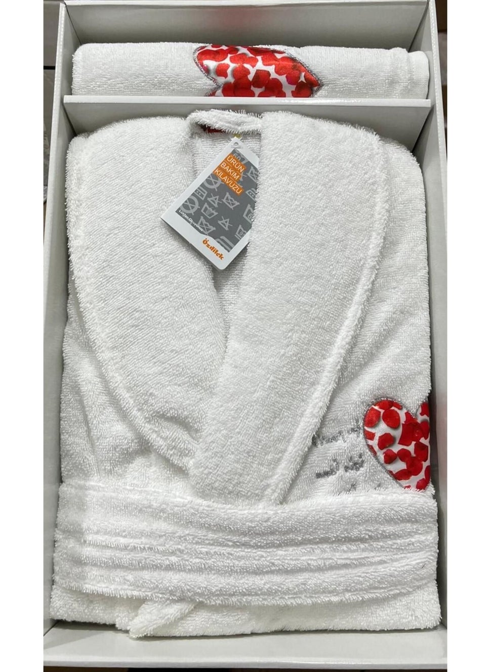 Red Rosie Single Bathrobe Head Towel L Size - pzsku/ZAA6FDF8EF13888F3E3AAZ/45/_/1741309555/a41f8030-e07c-4b12-89ef-0a132ec1c870