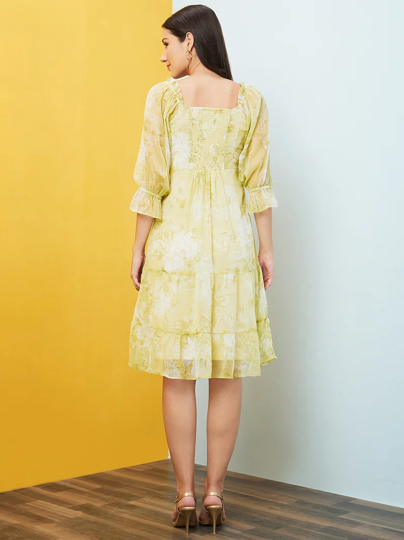 جلو باص Women Yellow Floral Printed Fit & Flare Dress