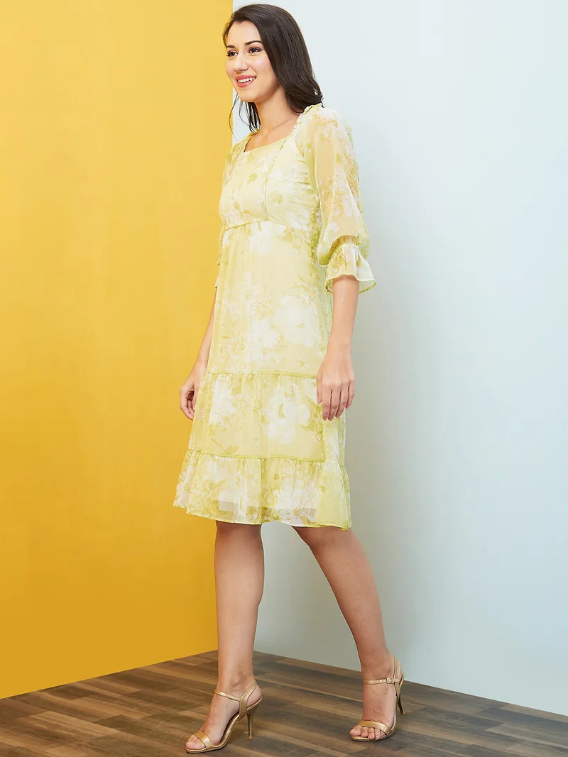 جلو باص Women Yellow Floral Printed Fit & Flare Dress